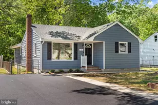 12 Oak St, Cambridge, MD 21613 - Photo 1