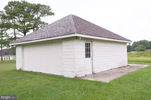 1001 Wagner Point Rd, Cambridge, MD 21613 - Photo 25