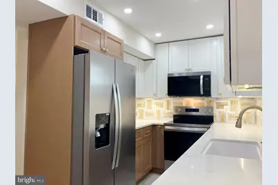 428 Hampton Court #108, Falls Church, VA 22046 - Photo 3