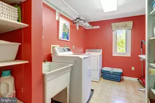 209 Tyson Dr, Falls Church, VA 22046 - Photo 45