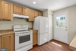 337 Gundry Dr, Falls Church, VA 22046 - Photo 17
