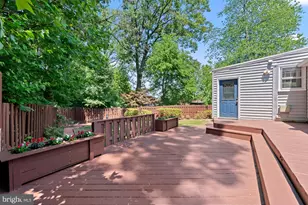 998 N Roosevelt St, Falls Church, VA 22046 - Photo 13