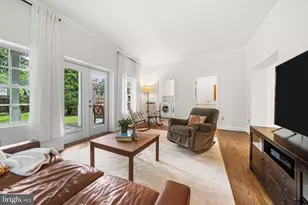 211 W Greenway Blvd W, Falls Church, VA 22046 - Photo 15