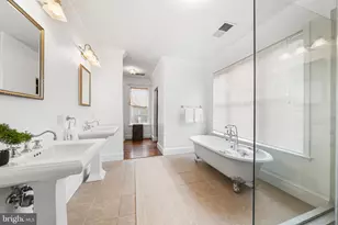 211 W Greenway Blvd W, Falls Church, VA 22046 - Photo 27