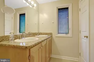 209 Tyson Dr, Falls Church, VA 22046 - Photo 31