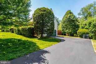209 Tyson Dr, Falls Church, VA 22046 - Photo 69
