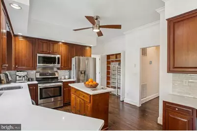 308 Wrens Way, Falls Church, VA 22046 - Photo 5