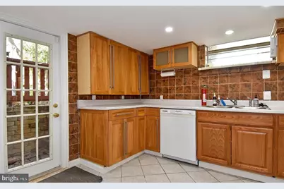 207 Pennsylvania Avenue, Falls Church, VA 22046 - Photo 3