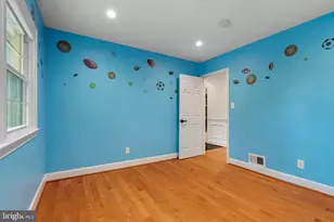 709 E Broad St, Falls Church, VA 22046 - Photo 25