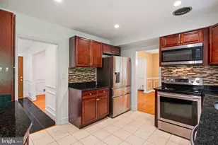 709 E Broad St, Falls Church, VA 22046 - Photo 13