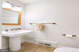 215 W George Mason Road W, Falls Church, VA 22046 - Photo 21
