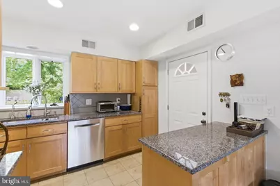 215 W George Mason Road W, Falls Church, VA 22046 - Photo 15