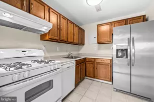 200 N Maple Ave, Falls Church, VA 22046 - Photo 11