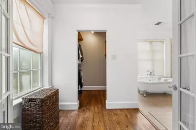 211 W Greenway Boulevard W, Falls Church, VA 22046 - Photo 23