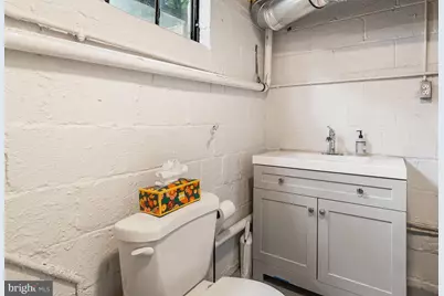 211 W Greenway Boulevard W, Falls Church, VA 22046 - Photo 37