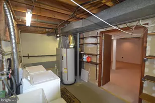 345 James St, Falls Church, VA 22046 - Photo 15