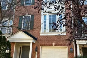 1018 Hotchkiss Pl, Fredericksburg, VA 22401 - Photo 1