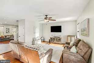 1207 Hearthstone Dr, Fredericksburg, VA 22401 - Photo 9