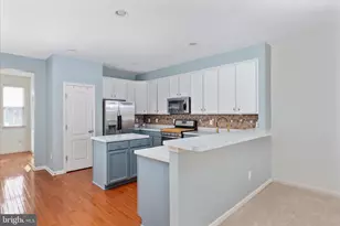 1216 Hudgins Farm Cir, Fredericksburg, VA 22408 - Photo 3