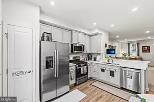 1318 Trestle Dr, Fredericksburg, VA 22401 - Photo 9