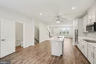 1802 Briscoe Ln, Fredericksburg, VA 22401 - Photo 7