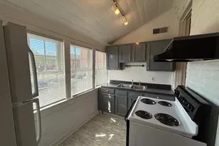 604 Caroline St, Fredericksburg, VA 22401 - Photo 1