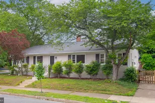 1321 Dandridge St, Fredericksburg, VA 22401 - Photo 11