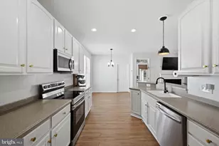 1301 Graham Dr, Fredericksburg, VA 22401 - Photo 5