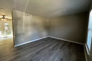 220 Ivanhoe Ct, Fredericksburg, VA 22401 - Photo 5