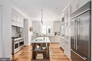 1403 Washington Ave, Fredericksburg, VA 22401 - Photo 3