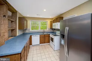130 Spring Wood Dr, Fredericksburg, VA 22401 - Photo 17