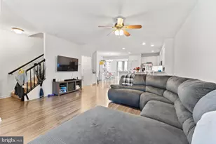 1418 Hudgins Farm Cir, Fredericksburg, VA 22408 - Photo 5