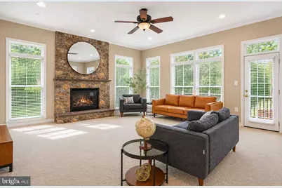 1002 W Kensington Circle, Fredericksburg, VA 22401 - Photo 9