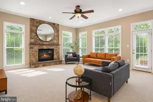 1002 W Kensington Cir, Fredericksburg, VA 22401 - Photo 9