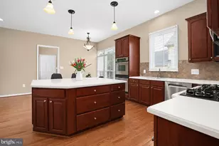 1002 W Kensington Cir, Fredericksburg, VA 22401 - Photo 17