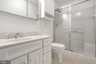 408 Deerwood Dr, Fredericksburg, VA 22401 - Photo 15