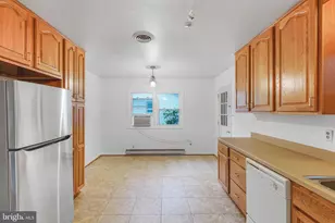 408 Deerwood Dr, Fredericksburg, VA 22401 - Photo 9