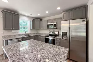 433 Deerwood Dr, Fredericksburg, VA 22401 - Photo 5