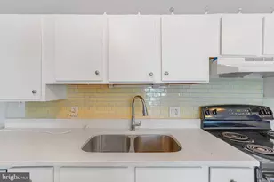 1122 Caroline St, Fredericksburg, VA 22401 - Photo 9