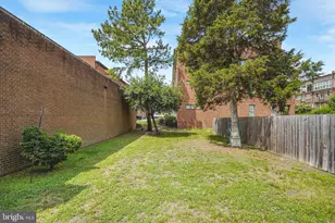 1004 Prince Edward St, Fredericksburg, VA 22401 - Photo 13