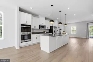 1118 Dovetail Cir, Fredericksburg, VA 22401 - Photo 5