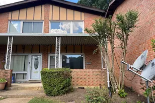 10136 Fair Woods Dr, Fairfax, VA 22030 - Photo 1