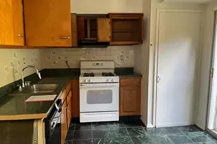 10136 Fair Woods Dr, Fairfax, VA 22030 - Photo 3