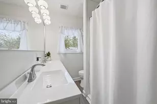 10911 Maple St, Fairfax, VA 22030 - Photo 19