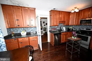 10833 Warwick Ave, Fairfax, VA 22030 - Photo 29