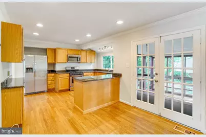 9821 Hampton Lane, Fairfax, VA 22030 - Photo 11