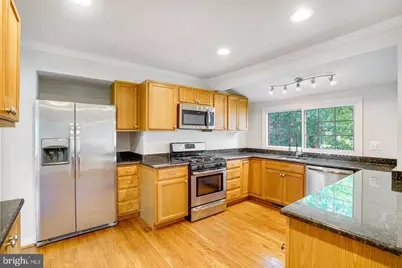 9821 Hampton Lane, Fairfax, VA 22030 - Photo 15