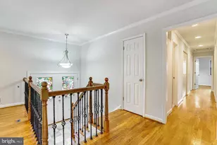 9821 Hampton Ln, Fairfax, VA 22030 - Photo 7