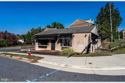 4328 Chain Bridge Road, Fairfax, VA 22030 - Photo 5