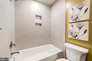 4207 Woodland Dr, Fairfax, VA 22030 - Photo 19